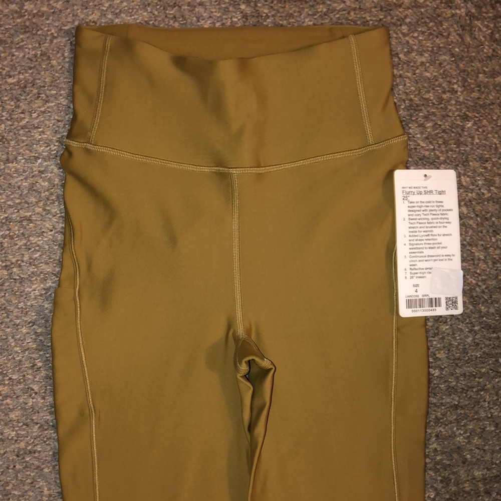 Lululemon Flurry up SHR tight. 4 - Picture 2 of 8